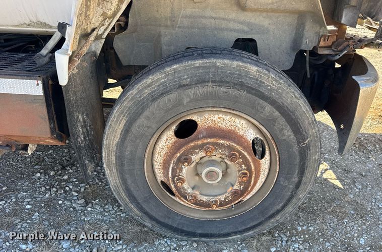 image for item DU3376 1991 GMC TopKick flatbed truck