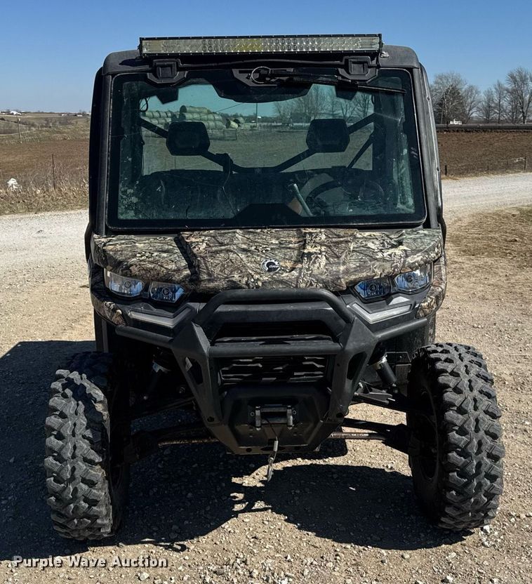 image for item DU3383 2022 Can-Am Defender Limited HD10 utility vehicle