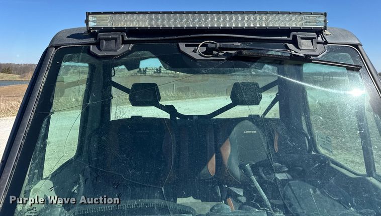 image for item DU3383 2022 Can-Am Defender Limited HD10 utility vehicle