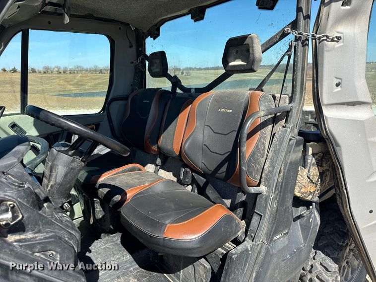 image for item DU3383 2022 Can-Am Defender Limited HD10 utility vehicle