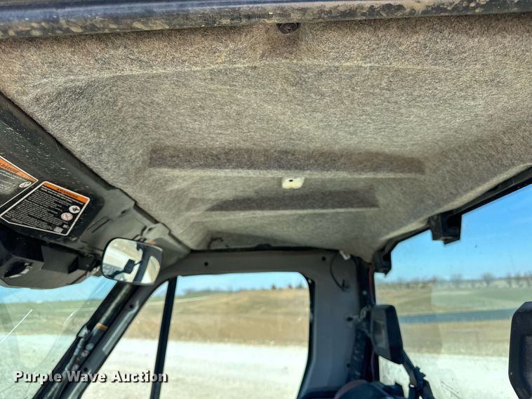 image for item DU3383 2022 Can-Am Defender Limited HD10 utility vehicle