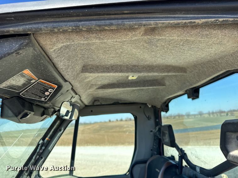 image for item DU3383 2022 Can-Am Defender Limited HD10 utility vehicle