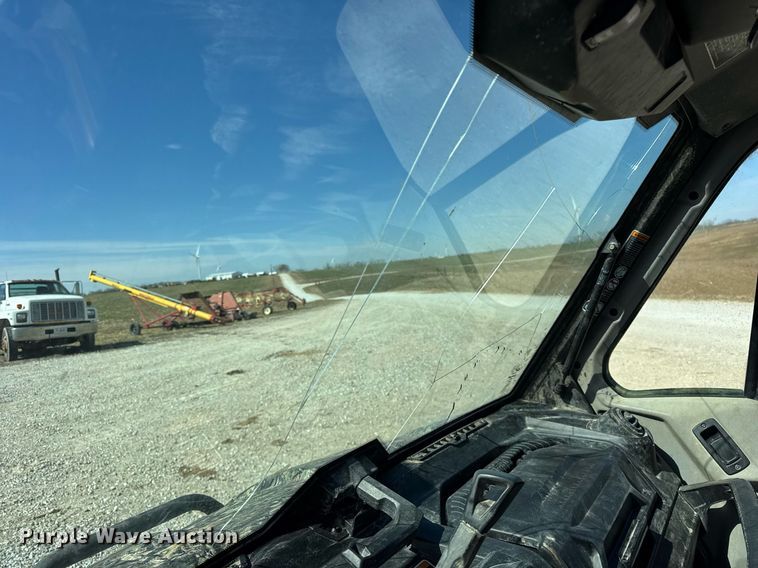 image for item DU3383 2022 Can-Am Defender Limited HD10 utility vehicle