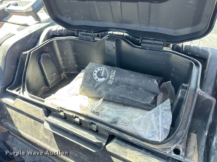 image for item DU3383 2022 Can-Am Defender Limited HD10 utility vehicle