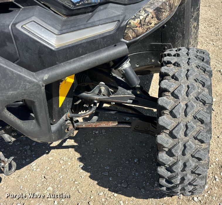 image for item DU3383 2022 Can-Am Defender Limited HD10 utility vehicle