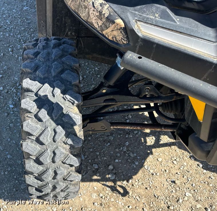 image for item DU3383 2022 Can-Am Defender Limited HD10 utility vehicle