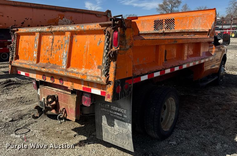 image for item DU3410 2003 Ford F550 Super Duty dump truck