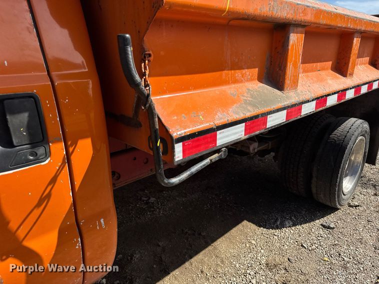image for item DU3410 2003 Ford F550 Super Duty dump truck