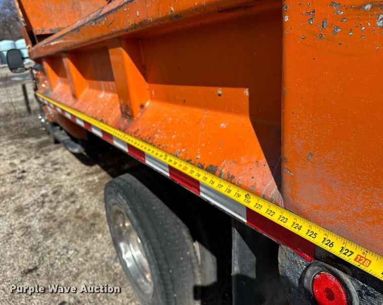 image for item DU3410 2003 Ford F550 Super Duty dump truck