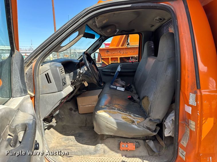 image for item DU3410 2003 Ford F550 Super Duty dump truck