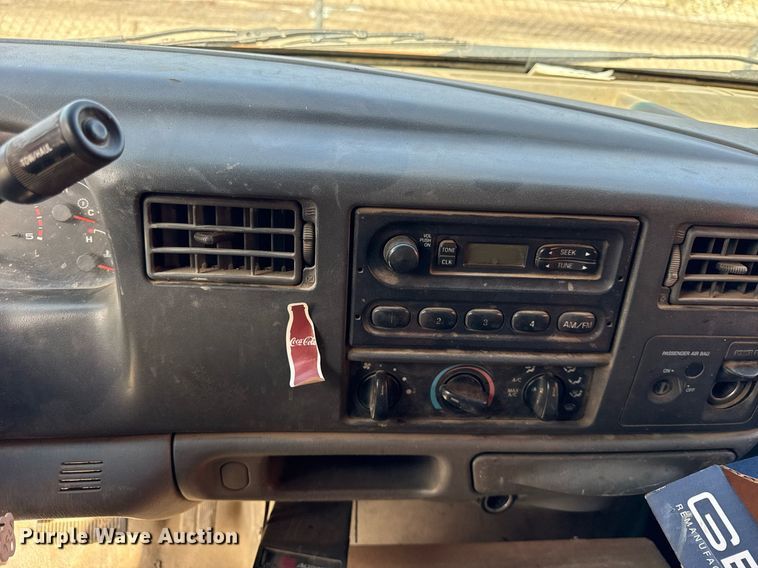 image for item DU3410 2003 Ford F550 Super Duty dump truck