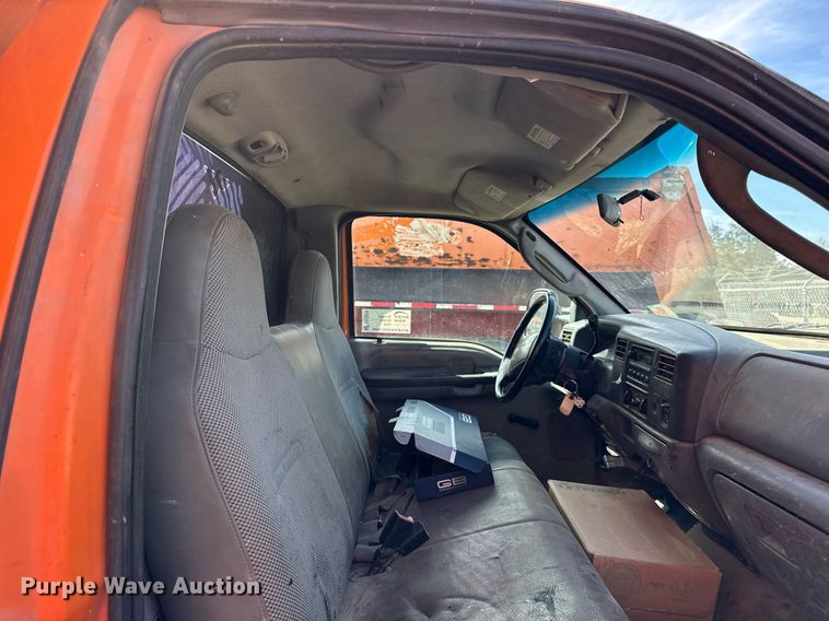 image for item DU3410 2003 Ford F550 Super Duty dump truck