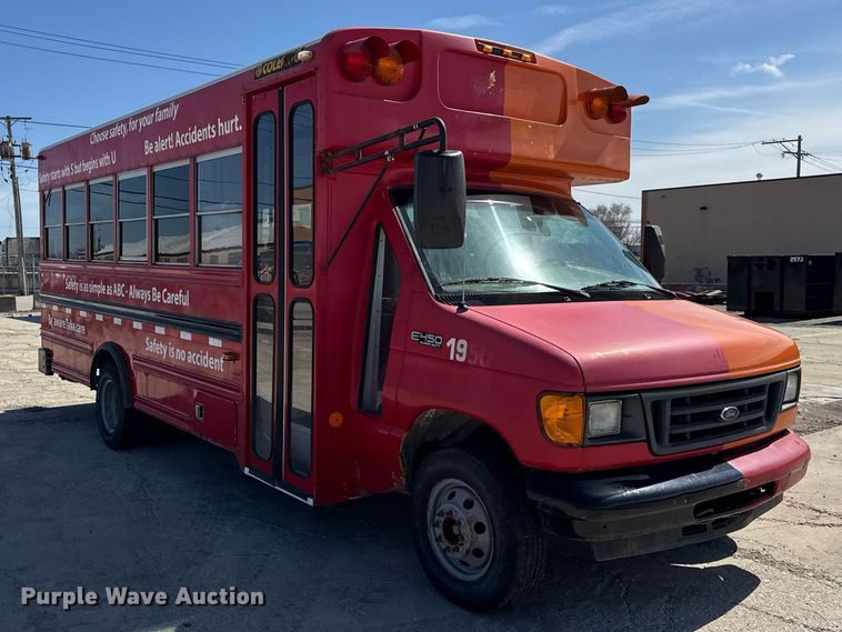 image for item DU3413 2005 Collins shuttle bus