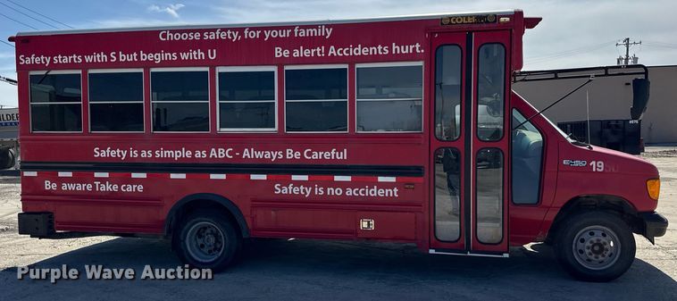 image for item DU3413 2005 Collins shuttle bus