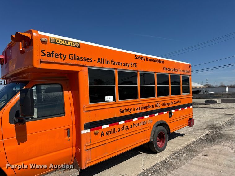 image for item DU3413 2005 Collins shuttle bus