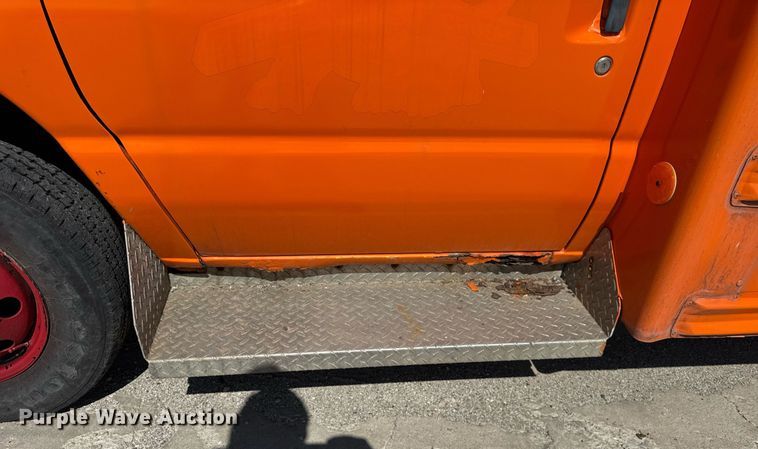 image for item DU3413 2005 Collins shuttle bus