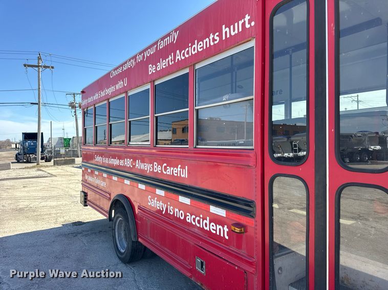 image for item DU3413 2005 Collins shuttle bus