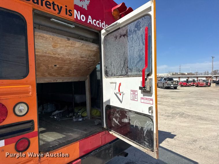 image for item DU3413 2005 Collins shuttle bus