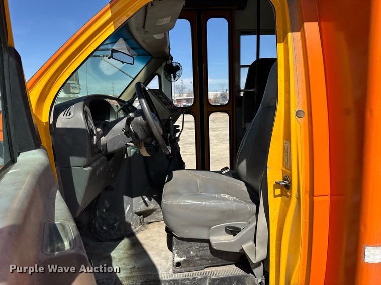 image for item DU3413 2005 Collins shuttle bus