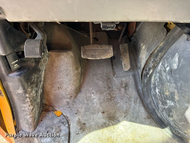 image for item DU3413 2005 Collins shuttle bus