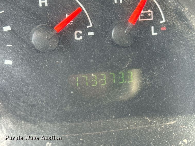 image for item DU3413 2005 Collins shuttle bus