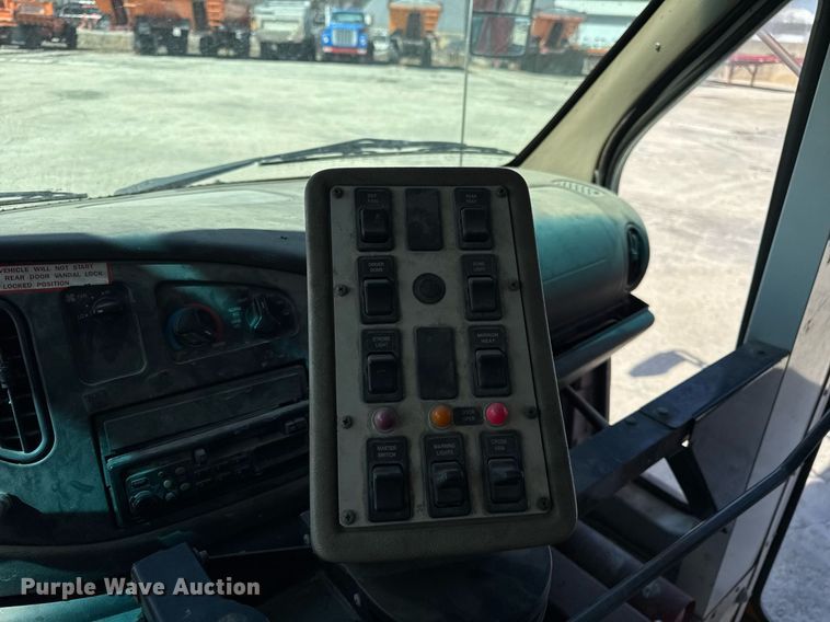 image for item DU3413 2005 Collins shuttle bus