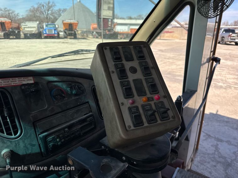 image for item DU3413 2005 Collins shuttle bus