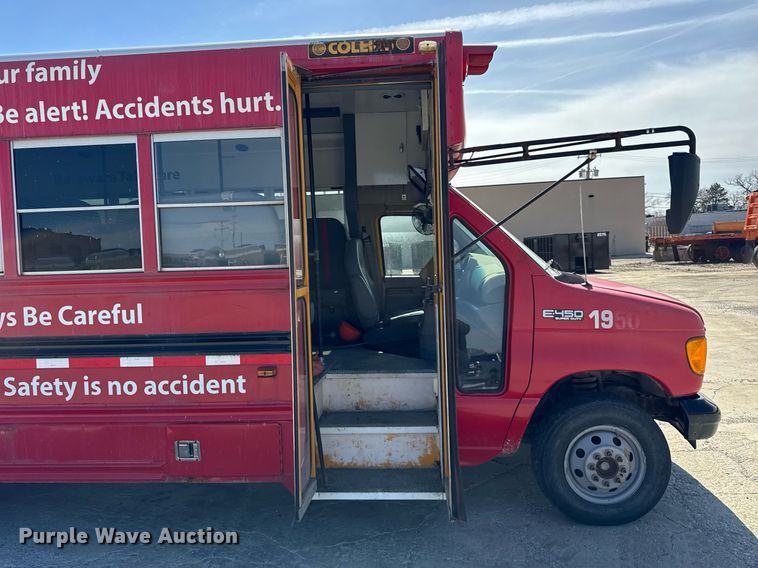 image for item DU3413 2005 Collins shuttle bus