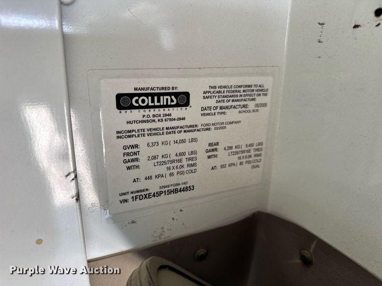 image for item DU3413 2005 Collins shuttle bus