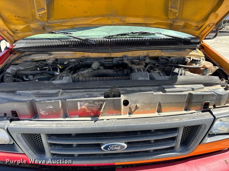 image for item DU3413 2005 Collins shuttle bus