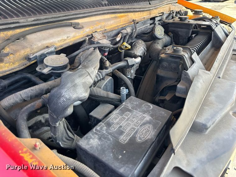 image for item DU3413 2005 Collins shuttle bus