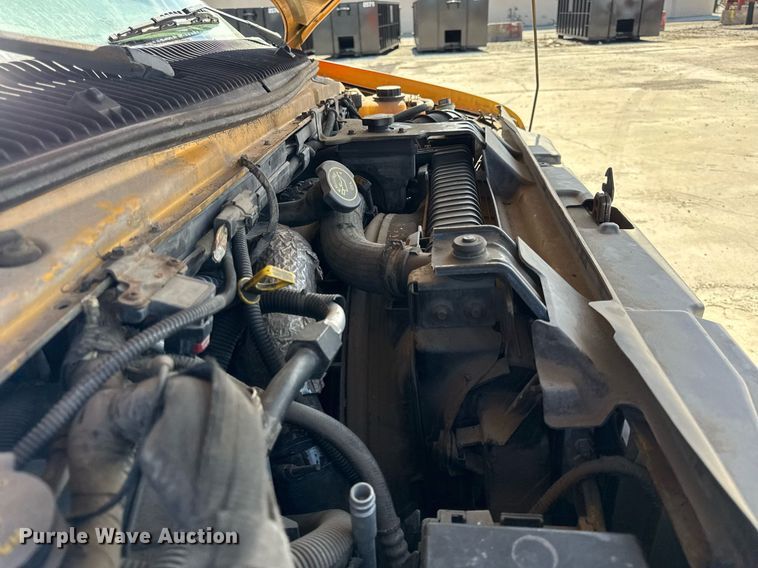 image for item DU3413 2005 Collins shuttle bus