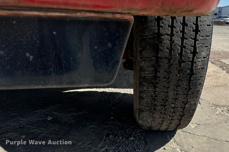 image for item DU3413 2005 Collins shuttle bus