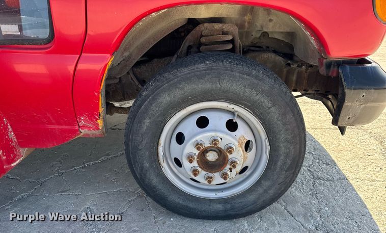 image for item DU3413 2005 Collins shuttle bus