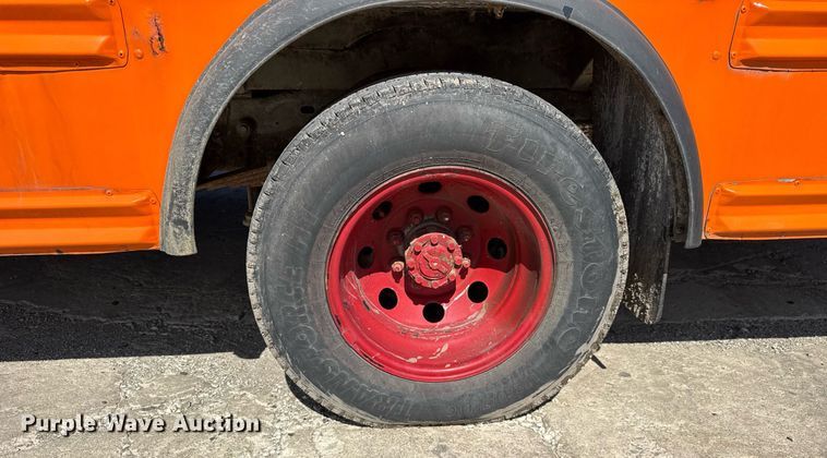 image for item DU3413 2005 Collins shuttle bus