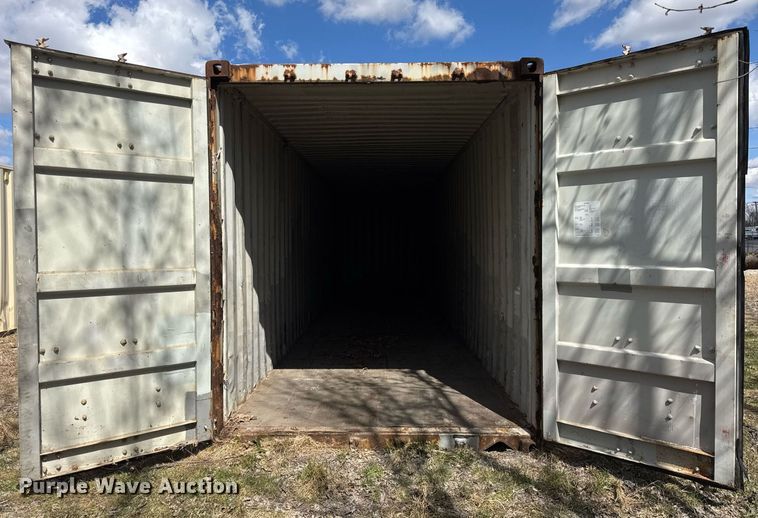 image for item DU3426 2004 Xiamen Pacific shipping container