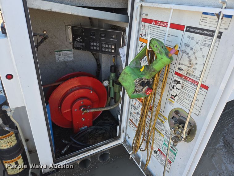 image for item DV1284 2015 Ford F550 Super Duty XL utility / service truck