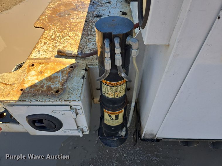 image for item DV1284 2015 Ford F550 Super Duty XL utility / service truck