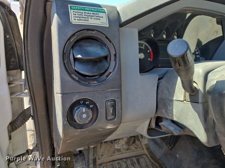 image for item DV1284 2015 Ford F550 Super Duty XL utility / service truck