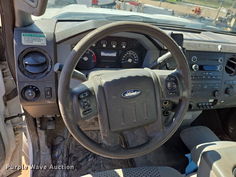 image for item DV1284 2015 Ford F550 Super Duty XL utility / service truck