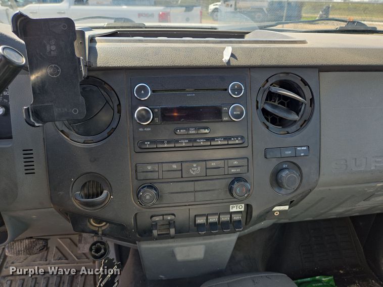 image for item DV1284 2015 Ford F550 Super Duty XL utility / service truck