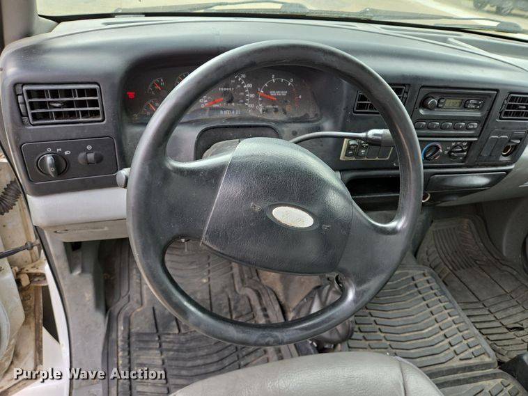 image for item DV1364 2008 Ford F650 Super Duty truck cab and chassis