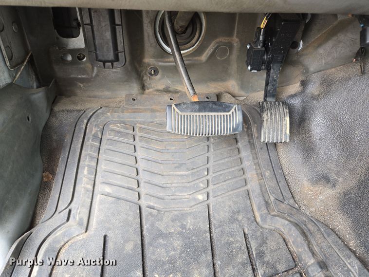 image for item DV1364 2008 Ford F650 Super Duty truck cab and chassis