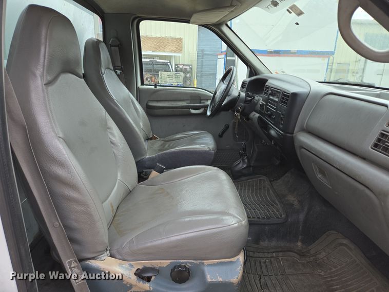 image for item DV1364 2008 Ford F650 Super Duty truck cab and chassis