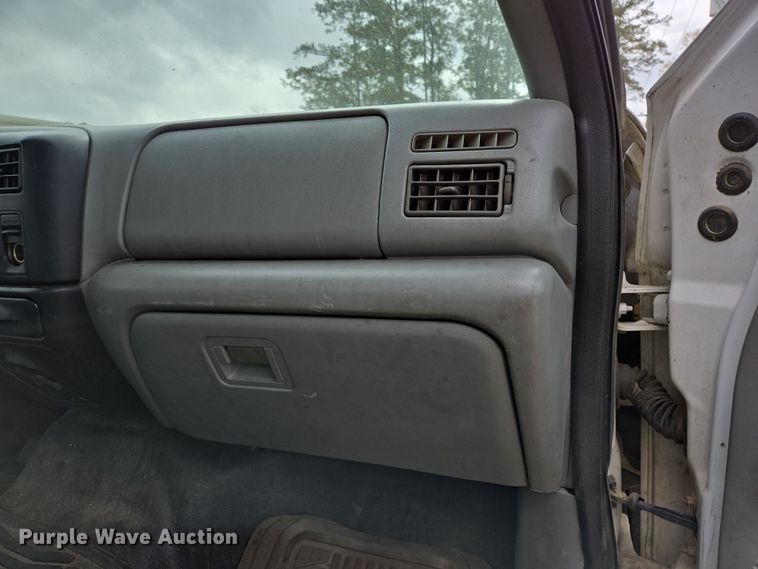 image for item DV1364 2008 Ford F650 Super Duty truck cab and chassis