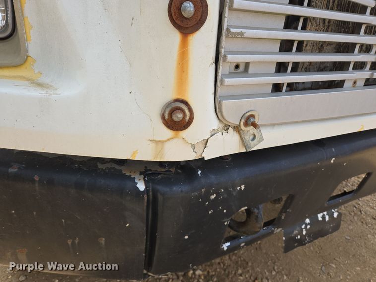 image for item DV1365 1999 Freightliner FL70 spreader truck