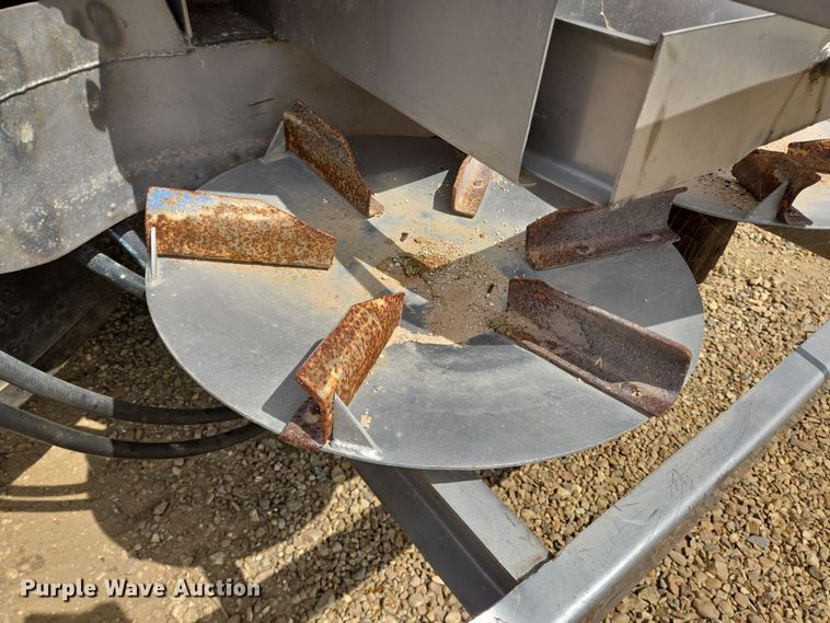 image for item DV1365 1999 Freightliner FL70 spreader truck