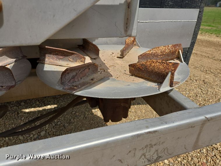 image for item DV1365 1999 Freightliner FL70 spreader truck