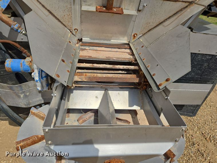 image for item DV1365 1999 Freightliner FL70 spreader truck