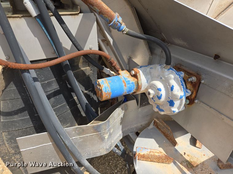 image for item DV1365 1999 Freightliner FL70 spreader truck